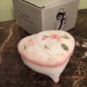 Fenton trinket box heart shape QVC hand paint  NWT